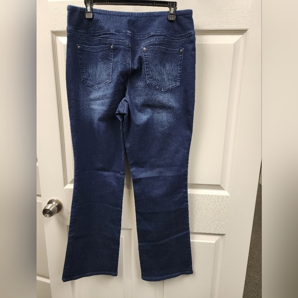 Belle by Kim Gravel *Distressed Pull on Jeans. - Picture 2 of 9